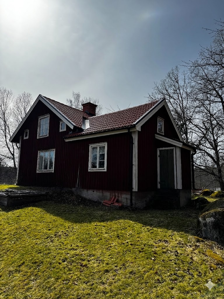 Hus med tegelpannor